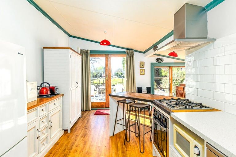 Photo of property in 140 Main Road, Pleasant Point, 7903