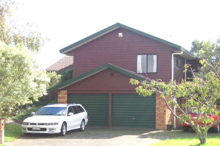 Photo of property in 10 Gardenia Grove, Half Moon Bay, Auckland, 2012