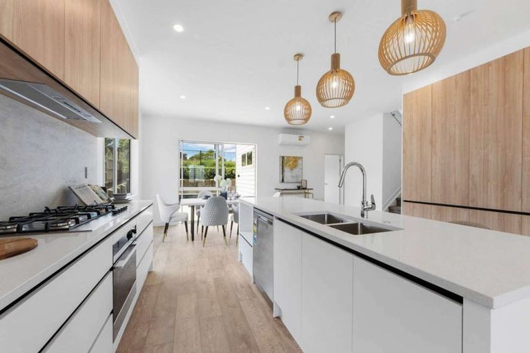 Photo of property in 25 Reserva Crescent, Kumeu, 0810