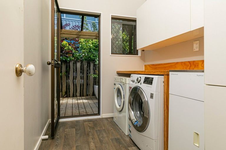 Photo of property in 6 Lingham Crescent, Torbay, Auckland, 0630