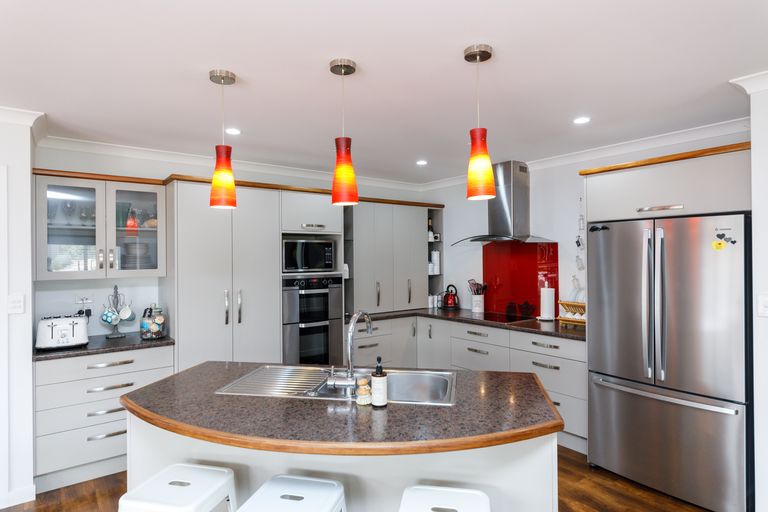 Photo of property in 18 Stonebridge Heights, Feilding, 4702