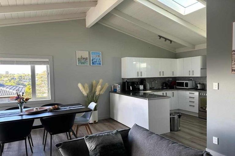 Photo of property in 2/138 Arran Road, Browns Bay, Auckland, 0630