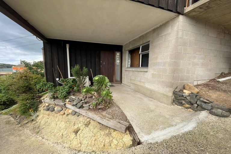 Photo of property in 223 Ravensbourne Road, Ravensbourne, Dunedin, 9022