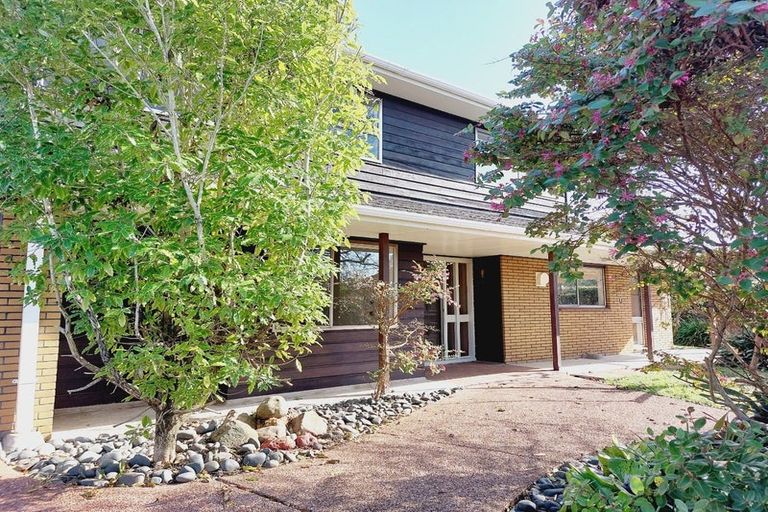 Photo of property in 17 Hamish Place, Sunnyhills, Auckland, 2010