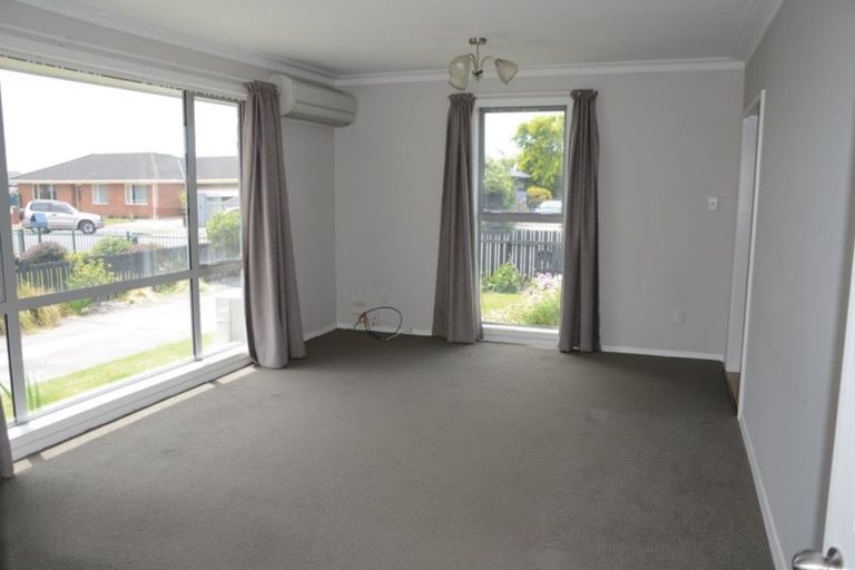 Photo of property in 33 Farnborough Street, Aranui, Christchurch, 8061