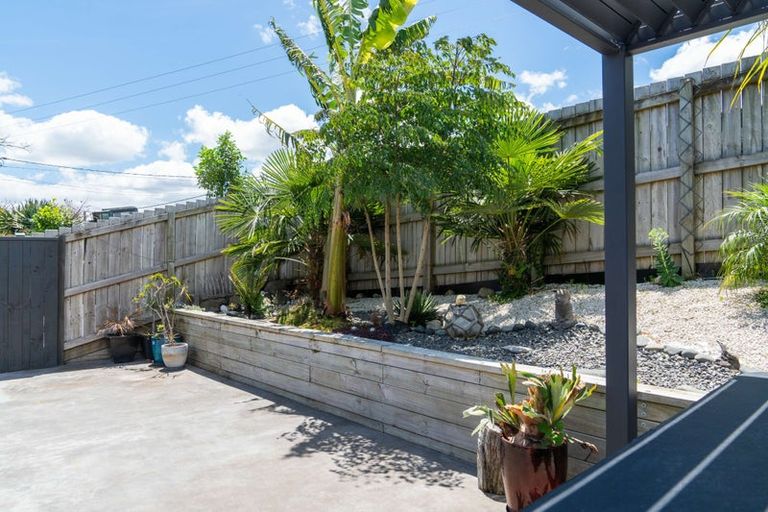 Photo of property in 36 Moffat Road, Red Beach, 0932