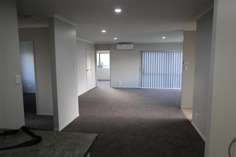 Photo of property in 2 Ettrick Lane, Papakura, 2110