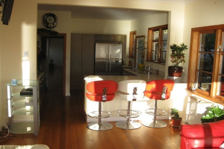 Photo of property in 93 Maupuia Road, Maupuia, Wellington, 6022