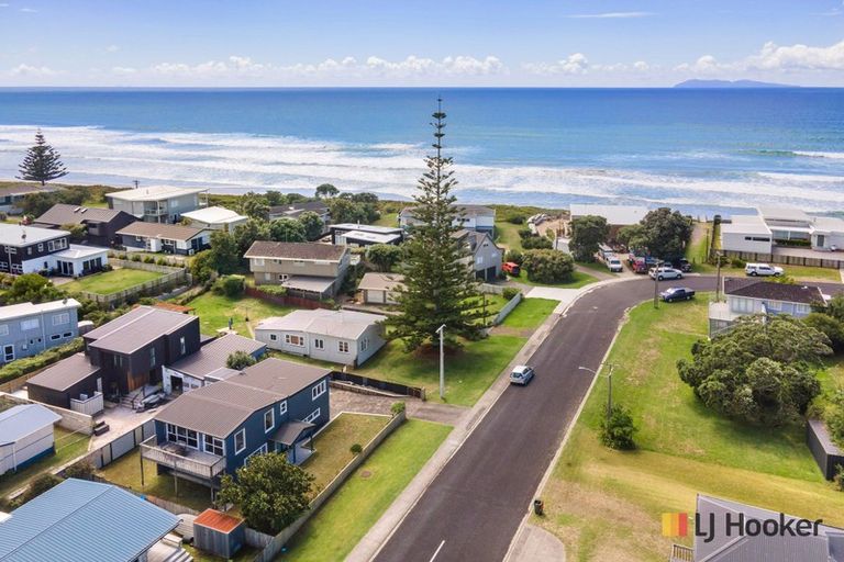 Photo of property in 2 The Loop, Waihi Beach, 3611