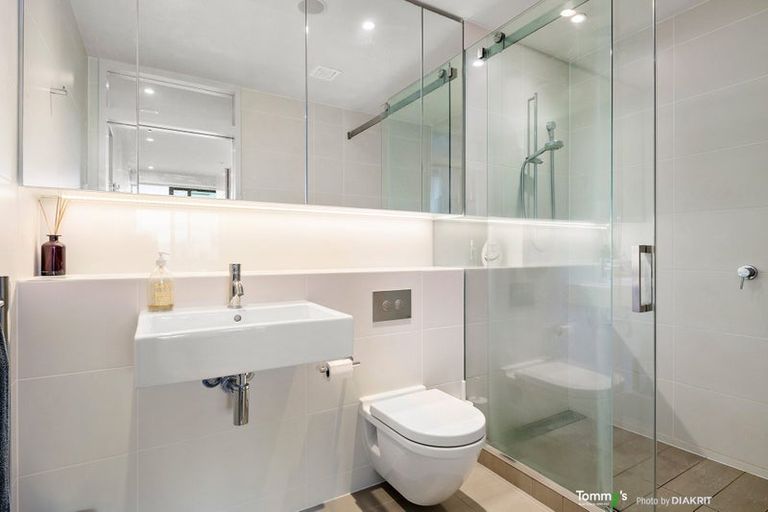 Photo of property in Clyde Quay Wharf, 1c/6 Clyde Quay Wharf, Te Aro, Wellington, 6011