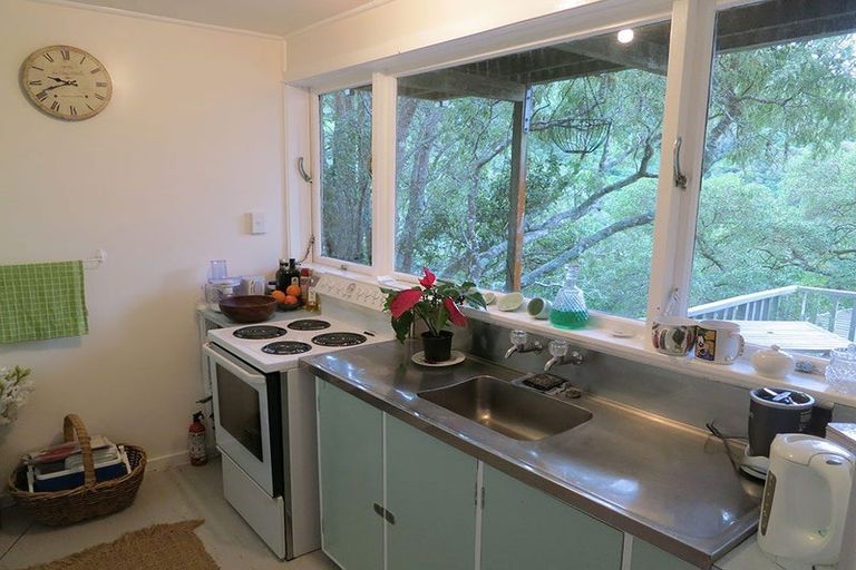 Photo of property in 42 Moana Road, Kelburn, Wellington, 6012