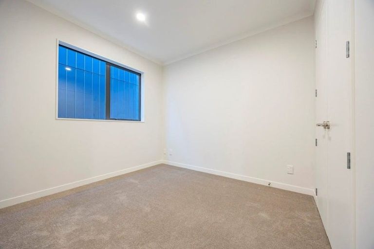 Photo of property in 7 Kikorangi Drive, Wainui, 0992