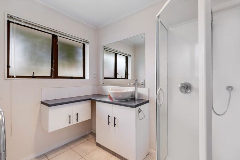 Photo of property in 2/11 Beaumaris Way, Conifer Grove, Takanini, 2112