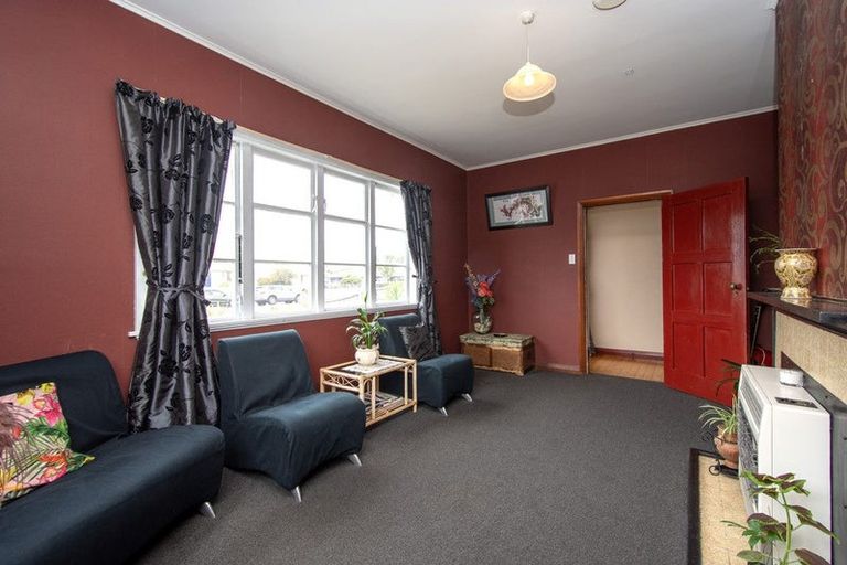Photo of property in 16 Hardy Street, New Brighton, Christchurch, 8061