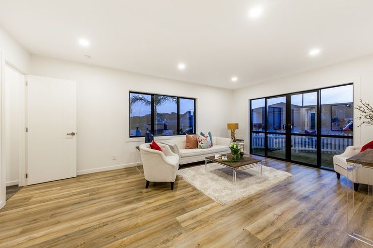 Photo of property in 4 Ahorangi Road, Silverdale, 0932