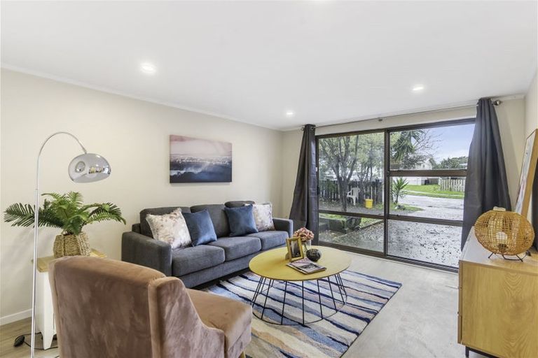 Photo of property in 34 Brentford Place, Manurewa, Auckland, 2102