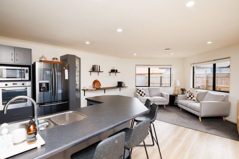 Photo of property in 17 Daniel Place, Kelvin Grove, Palmerston North, 4414