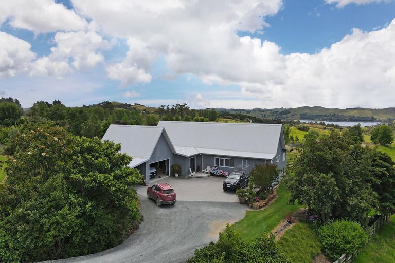 Photo of property in 30 Rangiora Road, Kaiwaka, 0573