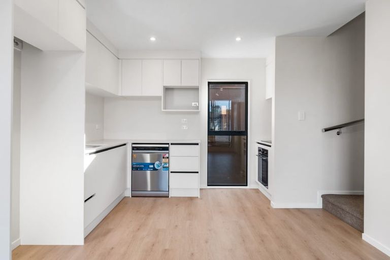 Photo of property in 6/10 Orchid Place, Te Atatu South, Auckland, 0610