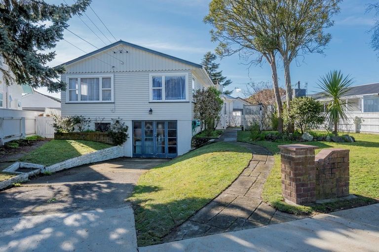 Photo of property in 12 Duke Street, Levin, 5510