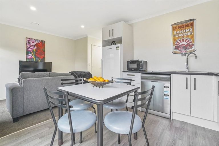 Photo of property in 4/215 Massey Street, Frankton, Hamilton, 3204