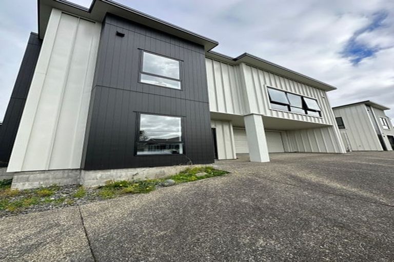 Photo of property in 12b Bluefin Way, West Harbour, Auckland, 0618