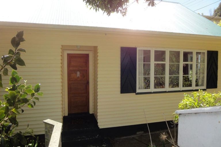 Photo of property in 74 Sunshine Avenue, Karori, Wellington, 6012