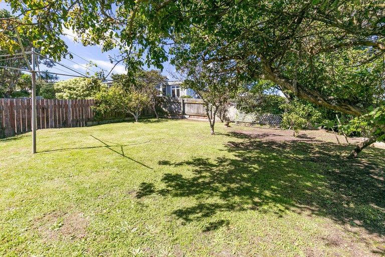 Photo of property in 4 Melrose Road, Island Bay, Wellington, 6023