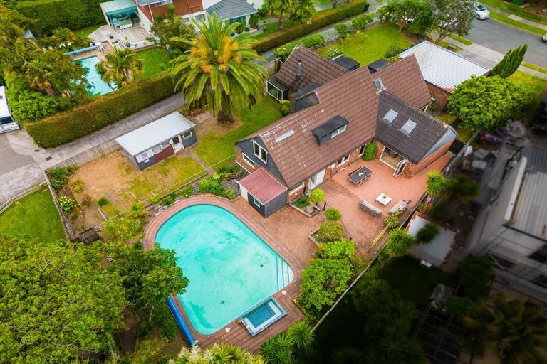 Photo of property in 8 Sanctuary Point, Sunnyhills, Auckland, 2010