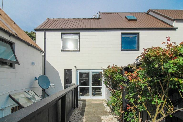 Photo of property in Pitarua Court, 7/11 Pitarua Street, Thorndon, Wellington, 6011