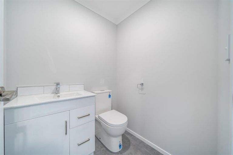 Photo of property in 4c Pohutukawa Street, Woburn, Lower Hutt, 5010