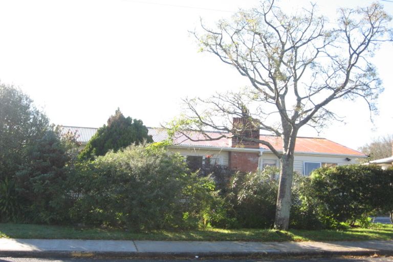 Photo of property in 13 Mckean Avenue, Manurewa, Auckland, 2102