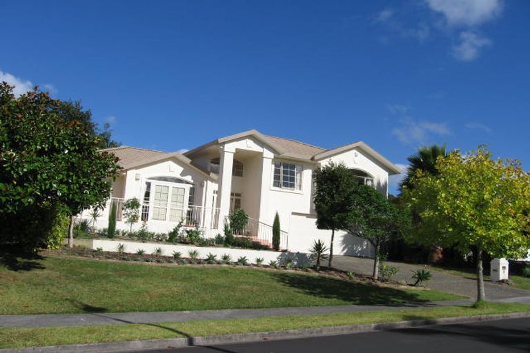 Photo of property in 8 Tyburn Lane, Unsworth Heights, Auckland, 0632