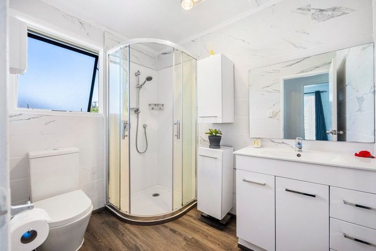 Photo of property in 1/541 Swanson Road, Ranui, Auckland, 0612