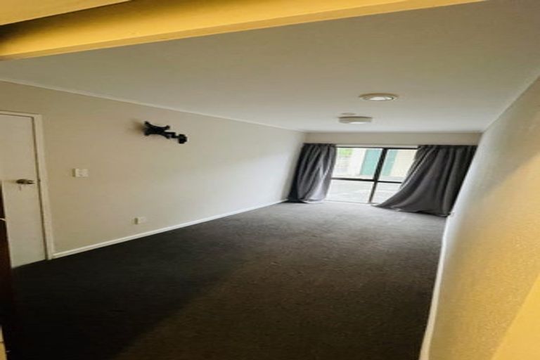 Photo of property in 21 Whitechapel Grove, Stokes Valley, Lower Hutt, 5019
