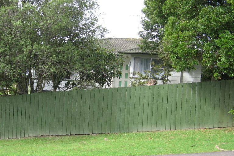 Photo of property in 17 Bellringer Road, Massey, Auckland, 0614