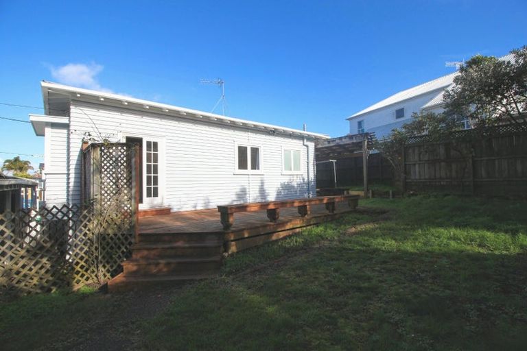 Photo of property in 21a Nile Road, Milford, Auckland, 0620
