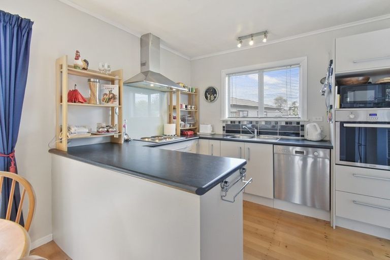 Photo of property in 2 Valentine Street, Papakura, 2110