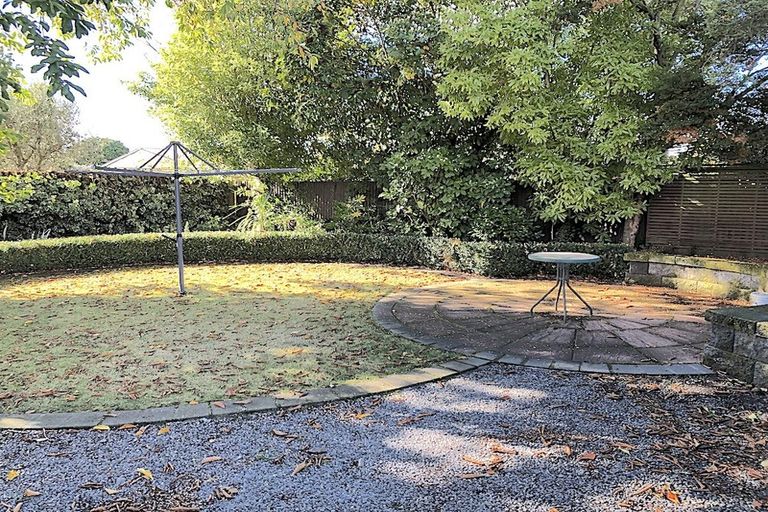 Photo of property in 10 Avonhead Road, Avonhead, Christchurch, 8042