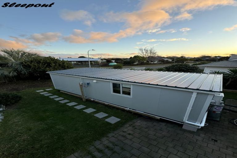 Photo of property in 7 Ross Grove, Paraparaumu, 5032