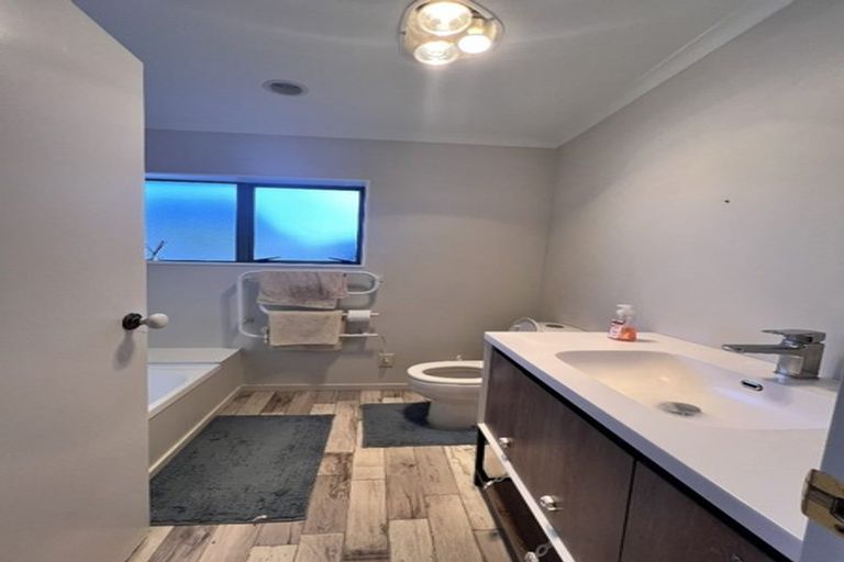 Photo of property in 2/766 Whangaparaoa Road, Manly, Whangaparaoa, 0930