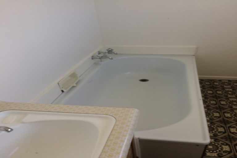 Photo of property in 4/1 Waikare Avenue, Waiwhetu, Lower Hutt, 5010