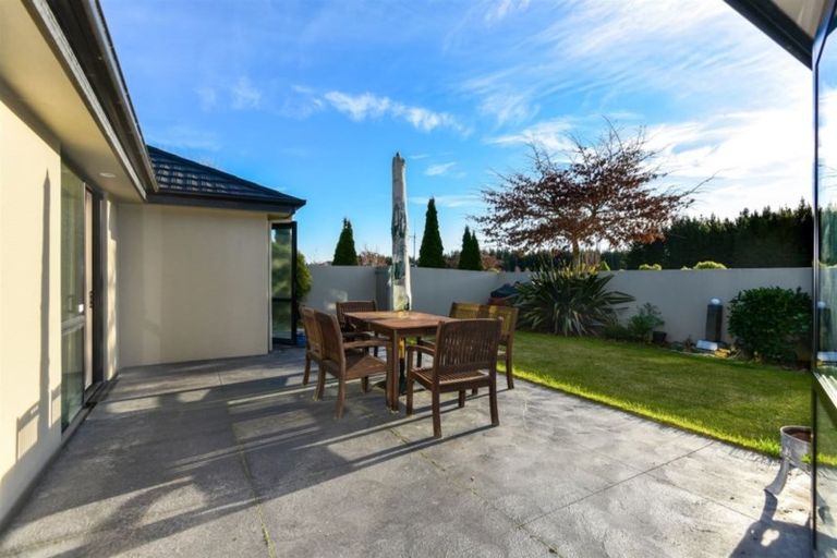Photo of property in 94 Rothesay Road, Parklands, Christchurch, 8083