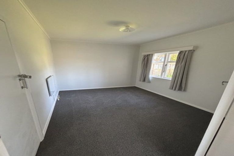 Photo of property in 35 Cavendish Square, Strathmore Park, Wellington, 6022