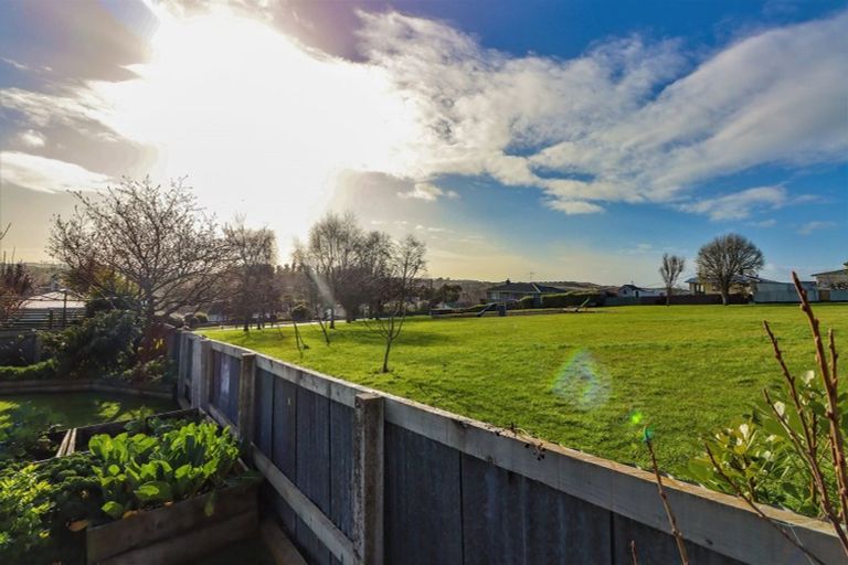 Photo of property in 22 Arrow Crescent, Holmes Hill, Oamaru, 9401