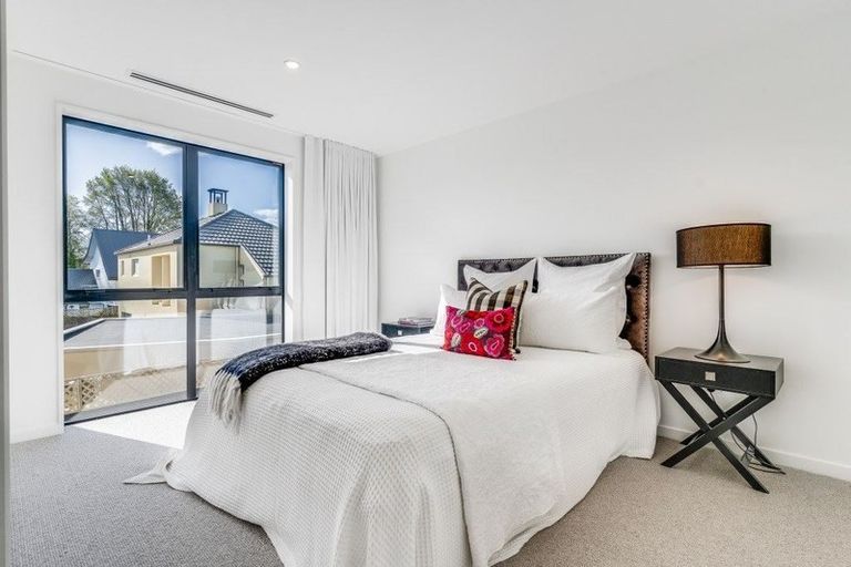 Photo of property in 12c Memorial Avenue, Ilam, Christchurch, 8053