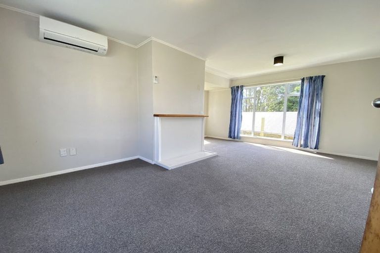 Photo of property in 56 Coates Street, Tawa, Wellington, 5028