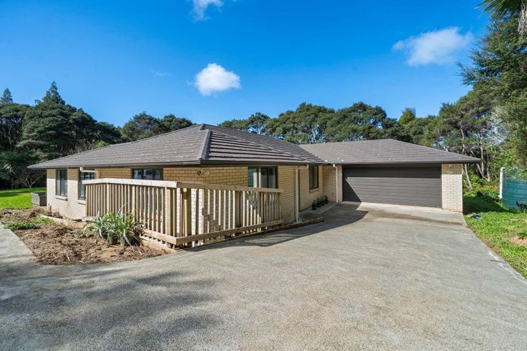 Photo of property in 296 Forest Hill Road, Waiatarua, Auckland, 0612
