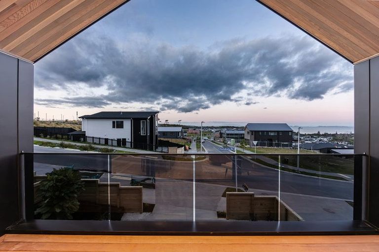 Photo of property in 49 Kumukumu Road, Long Bay, Auckland, 0630