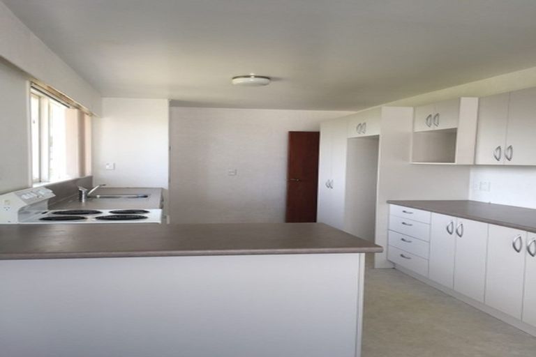 Photo of property in 15 Hauraki Crescent, Pinehill, Auckland, 0632